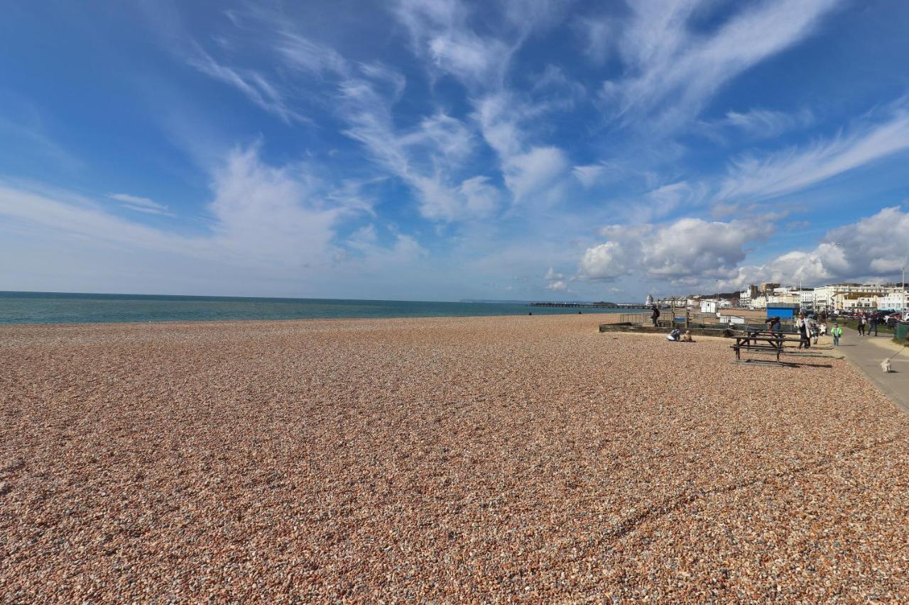 Master Accommodation Suite 2 Sea View With Balcony Hastings Eksteriør bilde