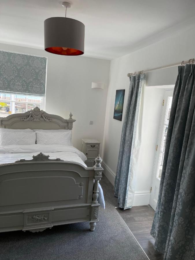 Master Accommodation Suite 2 Sea View With Balcony Hastings Eksteriør bilde