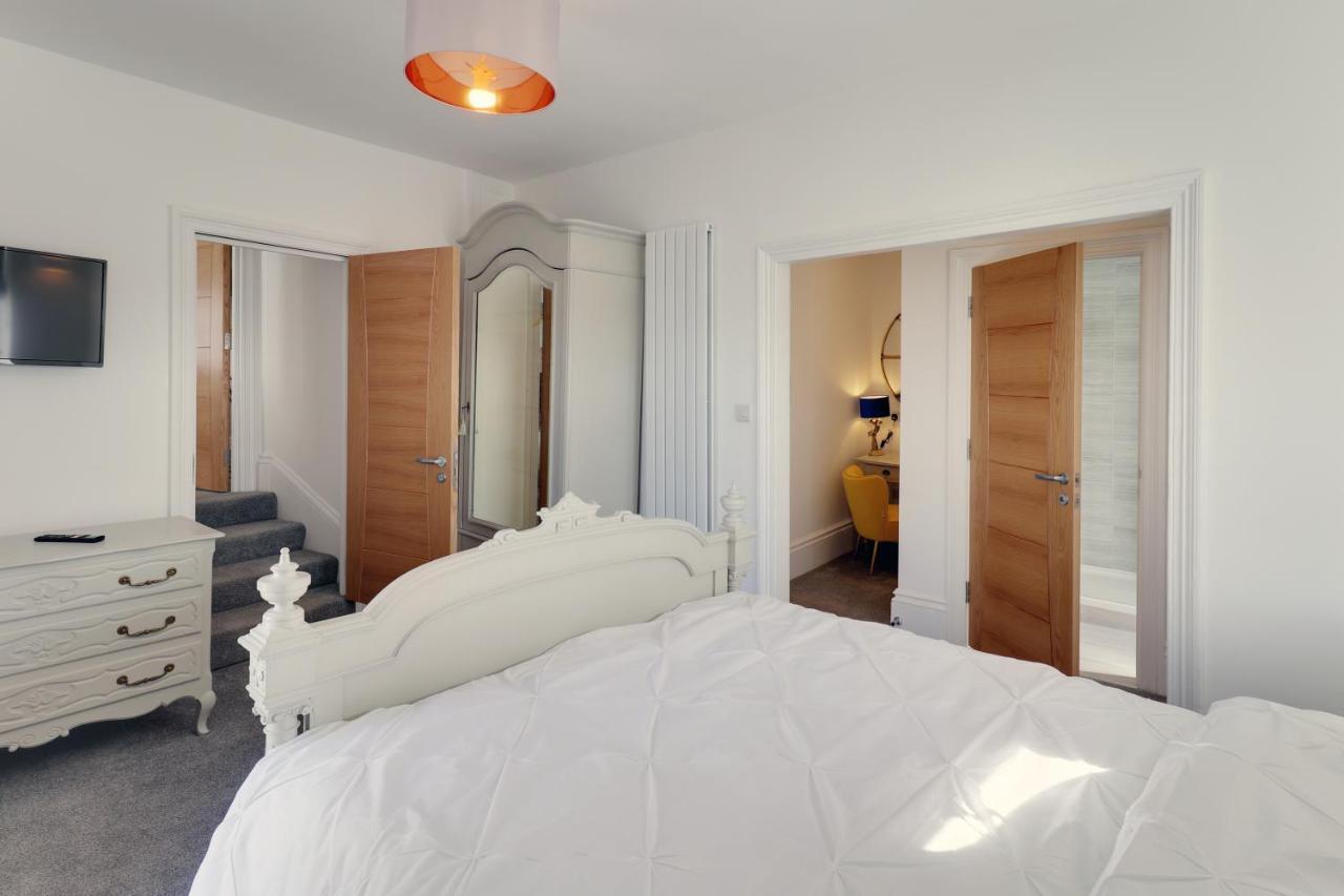 Master Accommodation Suite 2 Sea View With Balcony Hastings Eksteriør bilde